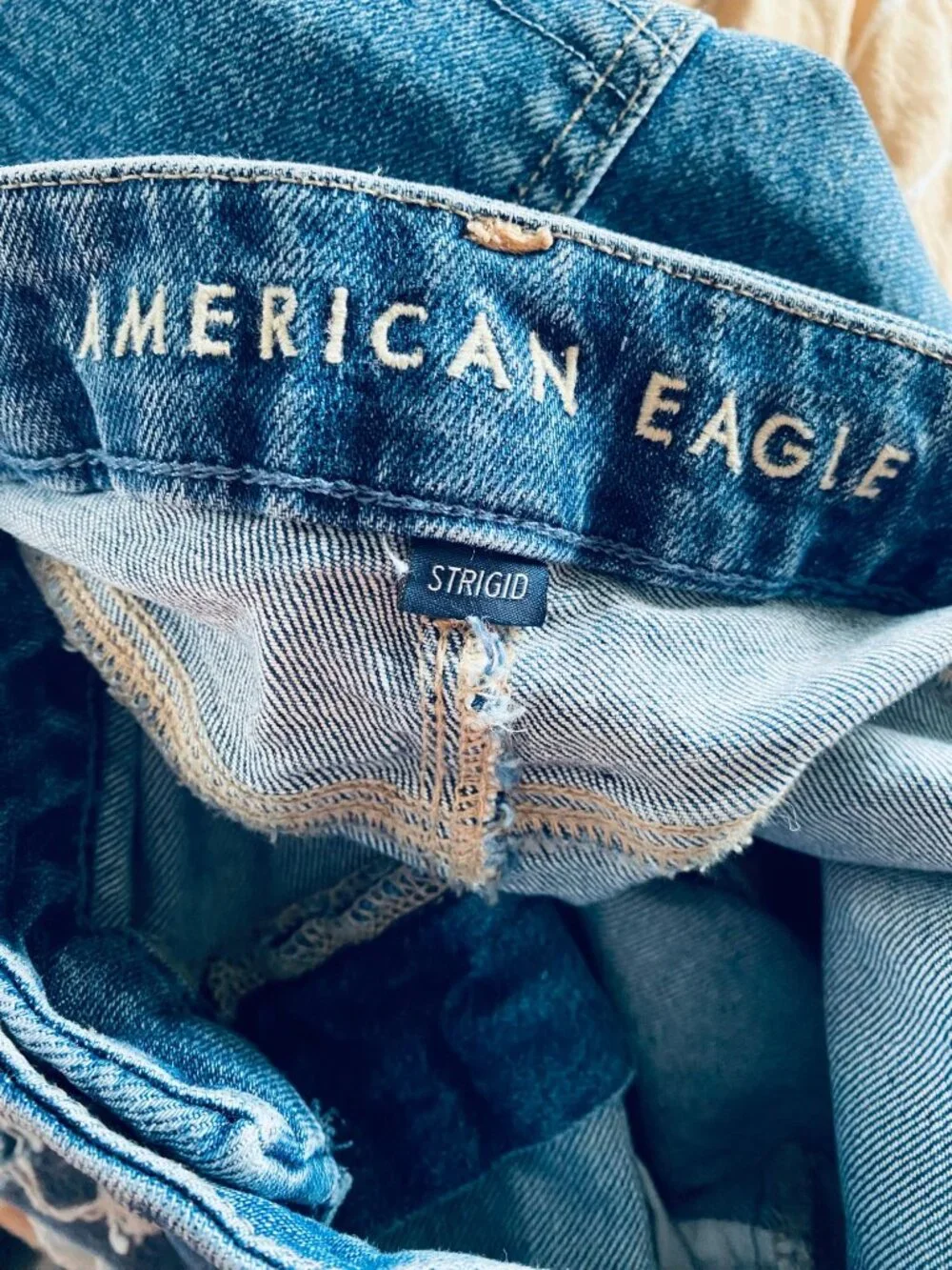 American Eagle Curvy Mom Jeans Distressed High Rise Strigid Denim US 18 NWOT